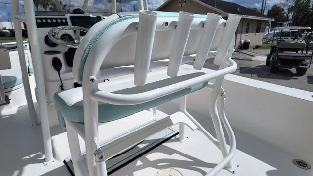 Slide: The Image of Robalo 206 Cayman 2023 - 32