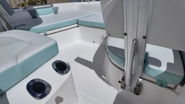 Slide: The Image of Robalo 206 Cayman 2023 - 34