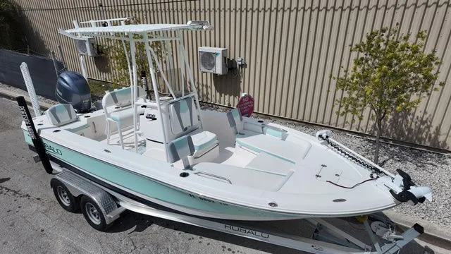 Slide: The Image of Robalo 206 Cayman 2023 - 4