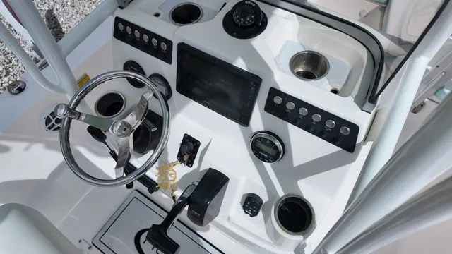 Slide: The Image of Robalo 206 Cayman 2023 - 41