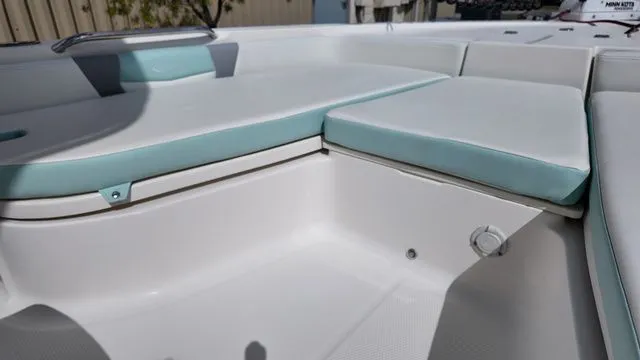 Slide: The Image of Robalo 206 Cayman 2023 - 42