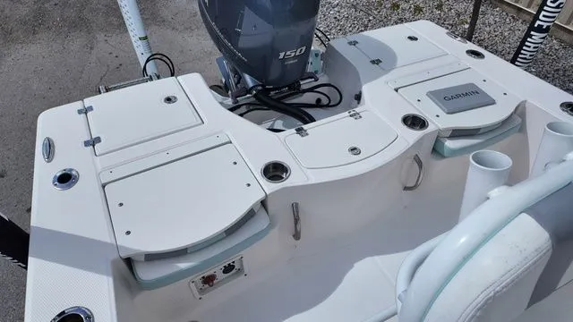 Slide: The Image of Robalo 206 Cayman 2023 - 44