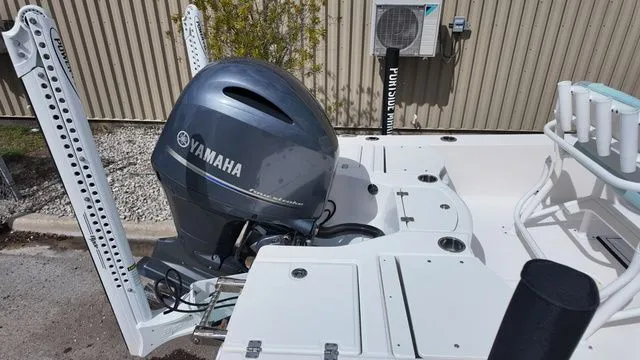 Slide: The Image of Robalo 206 Cayman 2023 - 49