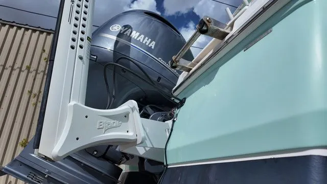 Slide: The Image of Robalo 206 Cayman 2023 - 50