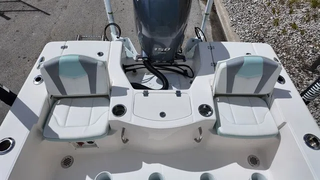 Slide: The Image of Robalo 206 Cayman 2023 - 6