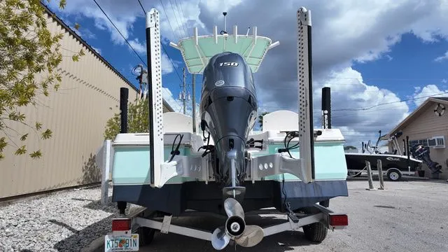 Slide: The Image of Robalo 206 Cayman 2023 - 9