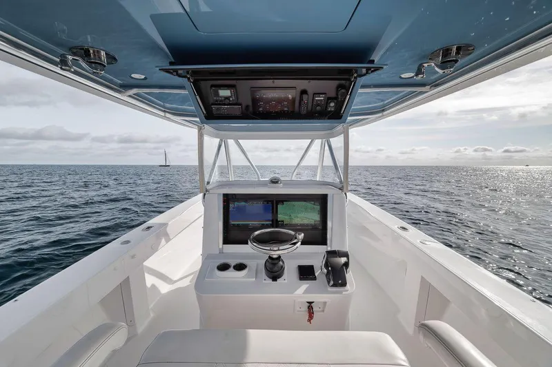 Slide: The Image of Bahama 41 2010 - 55