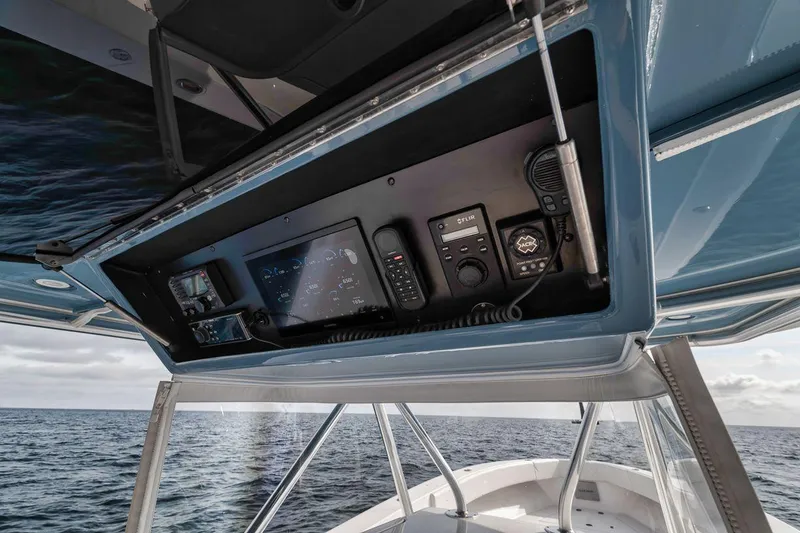 Slide: The Image of Bahama 41 2010 - 58