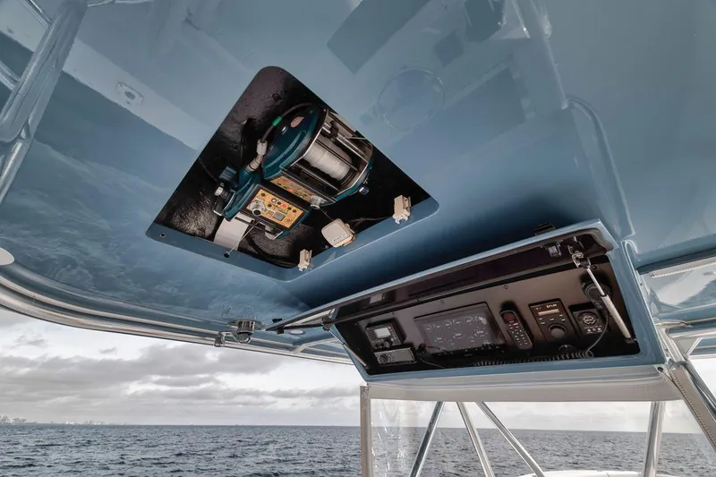 Slide: The Image of Bahama 41 2010 - 59