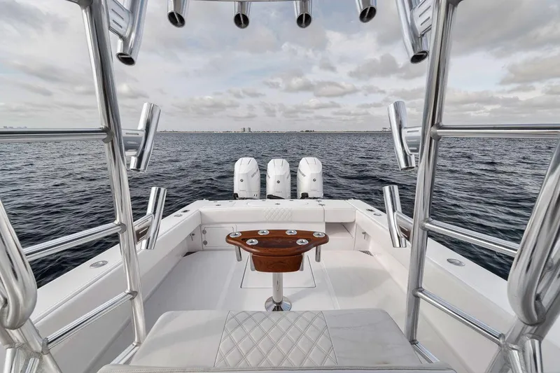 Slide: The Image of Bahama 41 2010 - 65