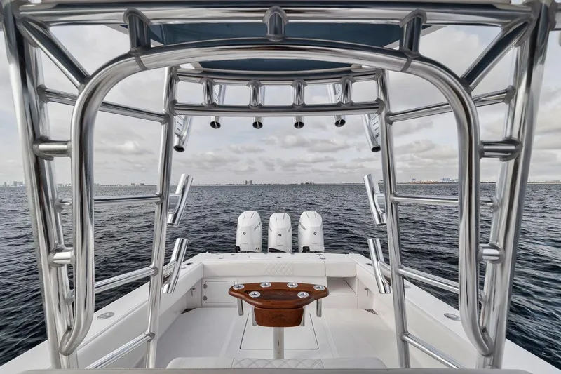 Slide: The Image of Bahama 41 2010 - 66