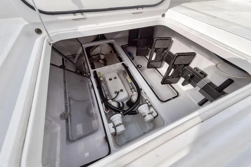 Slide: The Image of Bahama 41 2010 - 72