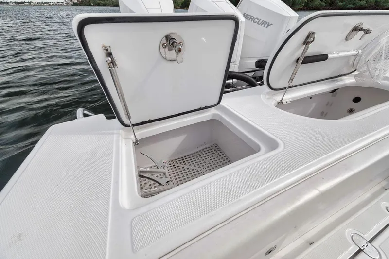 Slide: The Image of Bahama 41 2010 - 74