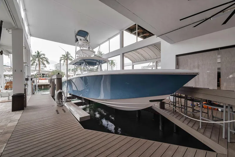 Slide: The Image of Bahama 41 2010 - 81