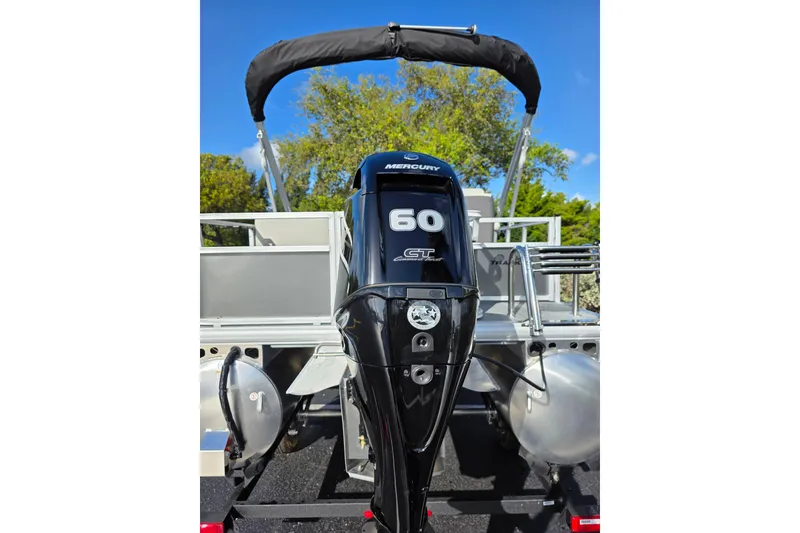 Slide: The Image of 2026 Sun Tracker Bass Buggy 16 XL Select with Mercury 60 outboard motor. - 12