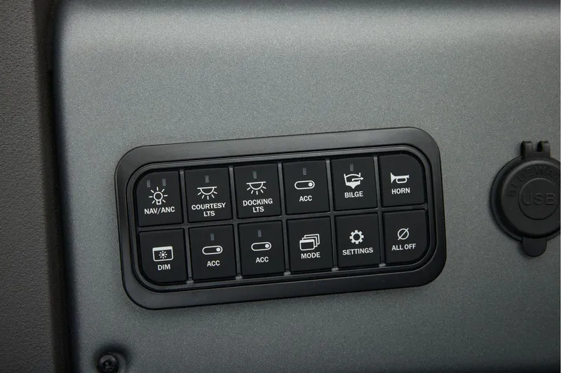 Slide: The Image of Sun Tracker Party Barge 24 XP3 2026 - 37