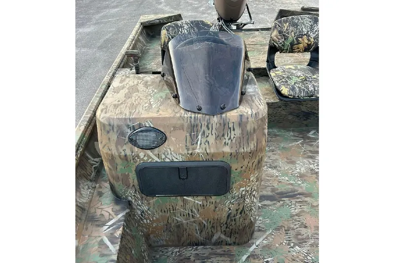 Slide: The Image of 2026 G3 Gator Tough 17 SC boat with camouflage design and seating. - 10