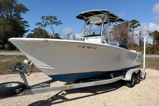 The Image of Sportsman Heritage 211 Center Console 2015 - undefined