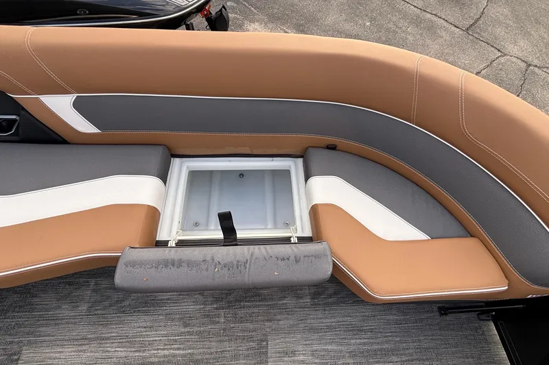 Slide: The Image of Viaggio Diamante U 26 boat seat with storage compartment, featuring brown and gray upholstery, 2026 model. - 18