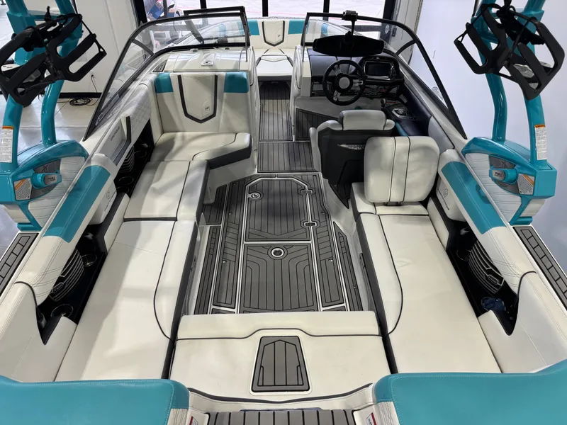 Slide: The Image of Nautique Super Air Nautique G23 2016 - 12