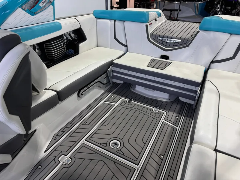 Slide: The Image of Nautique Super Air Nautique G23 2016 - 14