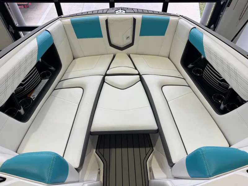 Slide: The Image of Nautique Super Air Nautique G23 2016 - 16