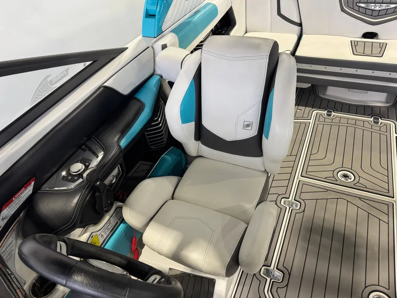 Slide: The Image of Nautique Super Air Nautique G23 2016 - 20