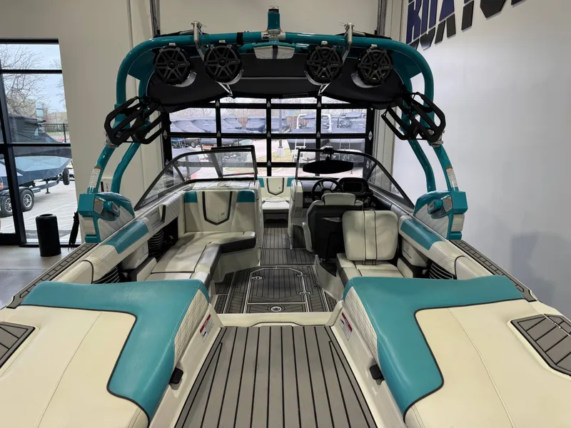 Slide: The Image of Nautique Super Air Nautique G23 2016 - 8