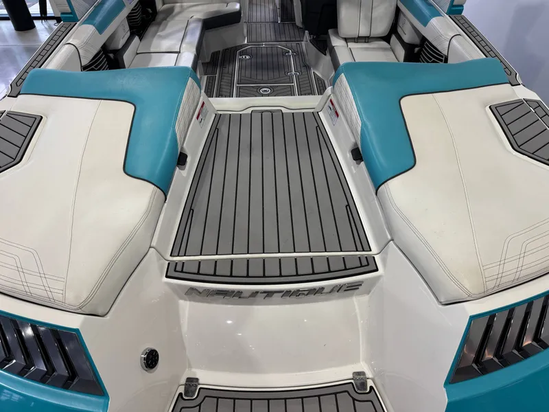 Slide: The Image of Nautique Super Air Nautique G23 2016 - 9