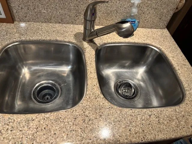 Slide: The Image of Meridian 411 Sedan 2006 - 8