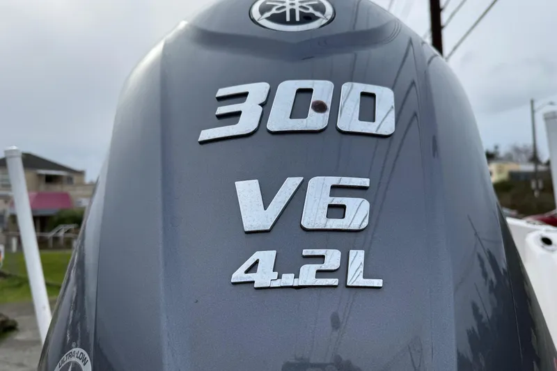Slide: The Image of Close-up of Yamaha 300 V6 4.2L engine on Solara S-250 Coupe, 2024 model. - 55