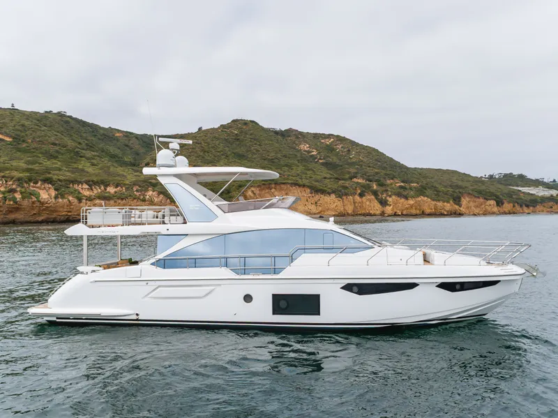 Slide: The Image of Azimut Fly 60 2020 - 18