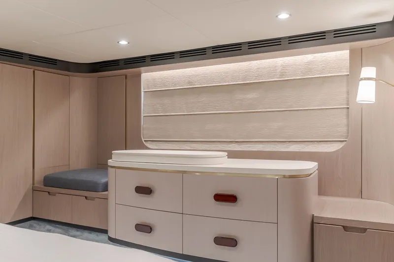 Slide: The Image of Azimut Fly 60 2020 - 50