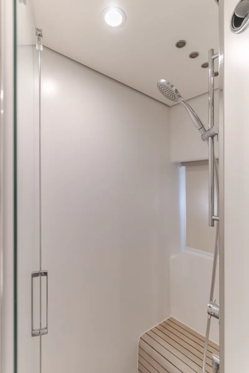 Slide: The Image of Azimut Fly 60 2020 - 59