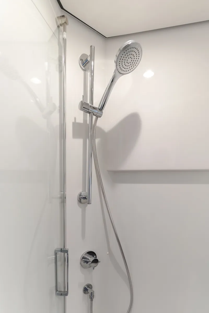 Slide: The Image of Azimut Fly 60 2020 - 63