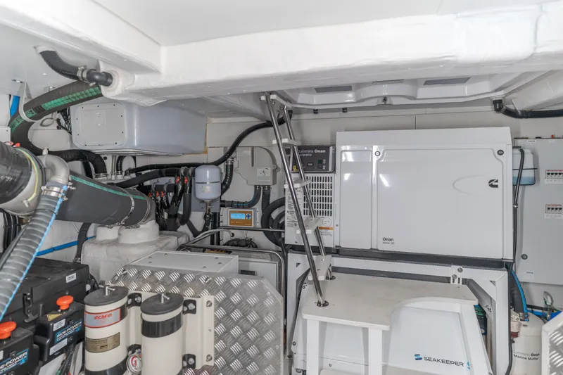 Slide: The Image of Azimut Fly 60 2020 - 69