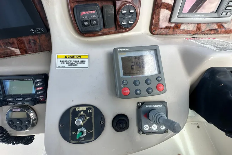 Slide: The Image of Sea Ray 340 Sundancer 2008 - 38