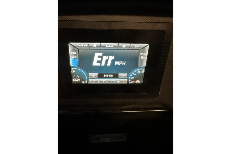 Slide: The Image of Dashboard display of a 2020 Yamaha Boats AR190 showing error message. - 9