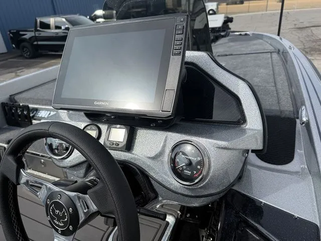 Slide: The Image of Phoenix Bass Boat 921 Elite X 2026 - 21