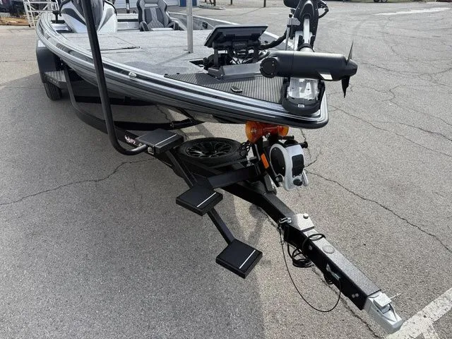 Slide: The Image of Phoenix Bass Boat 921 Elite X 2026 - 8