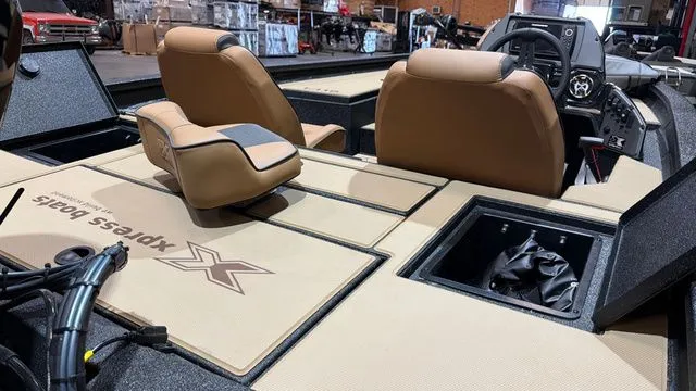 Slide: The Image of Xpress H18 W/Yamaha 115 "SHO" 2026 - 10