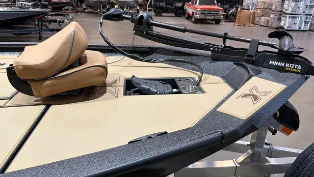 Slide: The Image of Xpress H18 W/Yamaha 115 "SHO" 2026 - 14