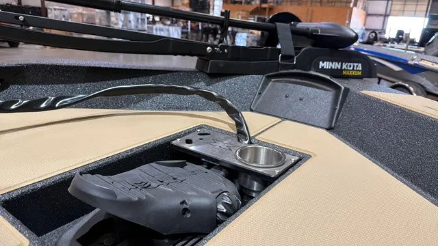 Slide: The Image of Xpress H18 W/Yamaha 115 "SHO" 2026 - 15