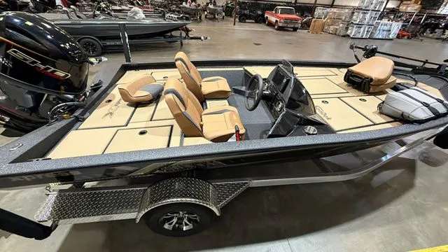 Slide: The Image of Xpress H18 W/Yamaha 115 "SHO" 2026 - 6