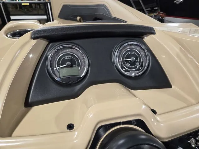 Slide: The Image of Barletta Cabrio 24UE 2026 - 14