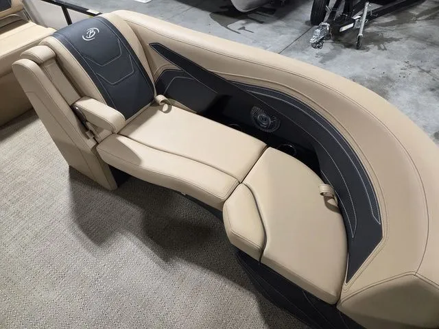 Slide: The Image of Barletta Cabrio 24UE 2026 - 22