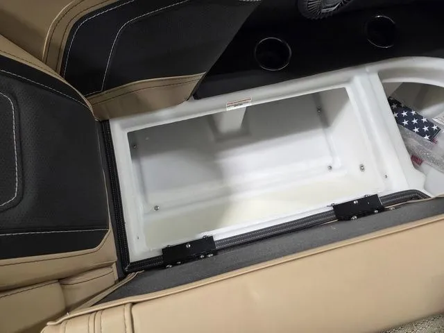 Slide: The Image of Barletta Cabrio 24UE 2026 - 24