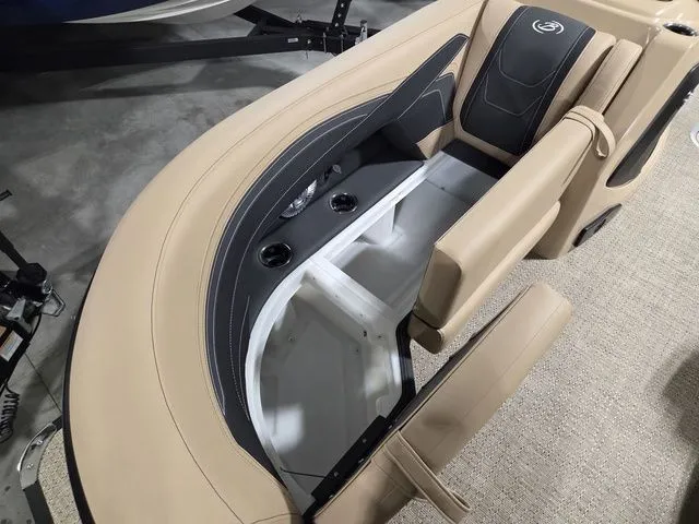 Slide: The Image of Barletta Cabrio 24UE 2026 - 27