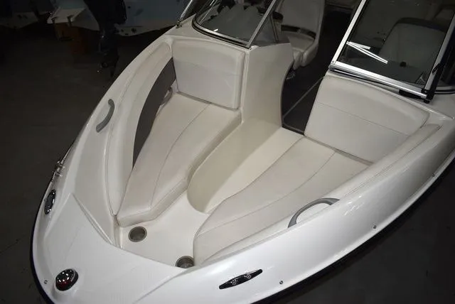 Slide: The Image of Bayliner 185 Bowrider 2010 - 13