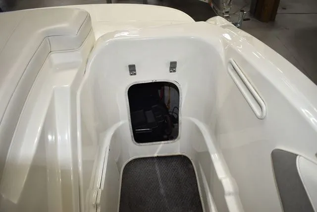 Slide: The Image of Bayliner 185 Bowrider 2010 - 23